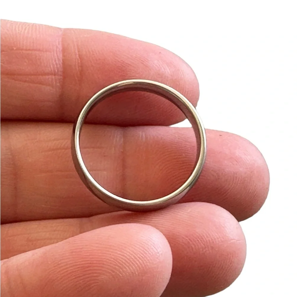Unisex Silver Band Ring